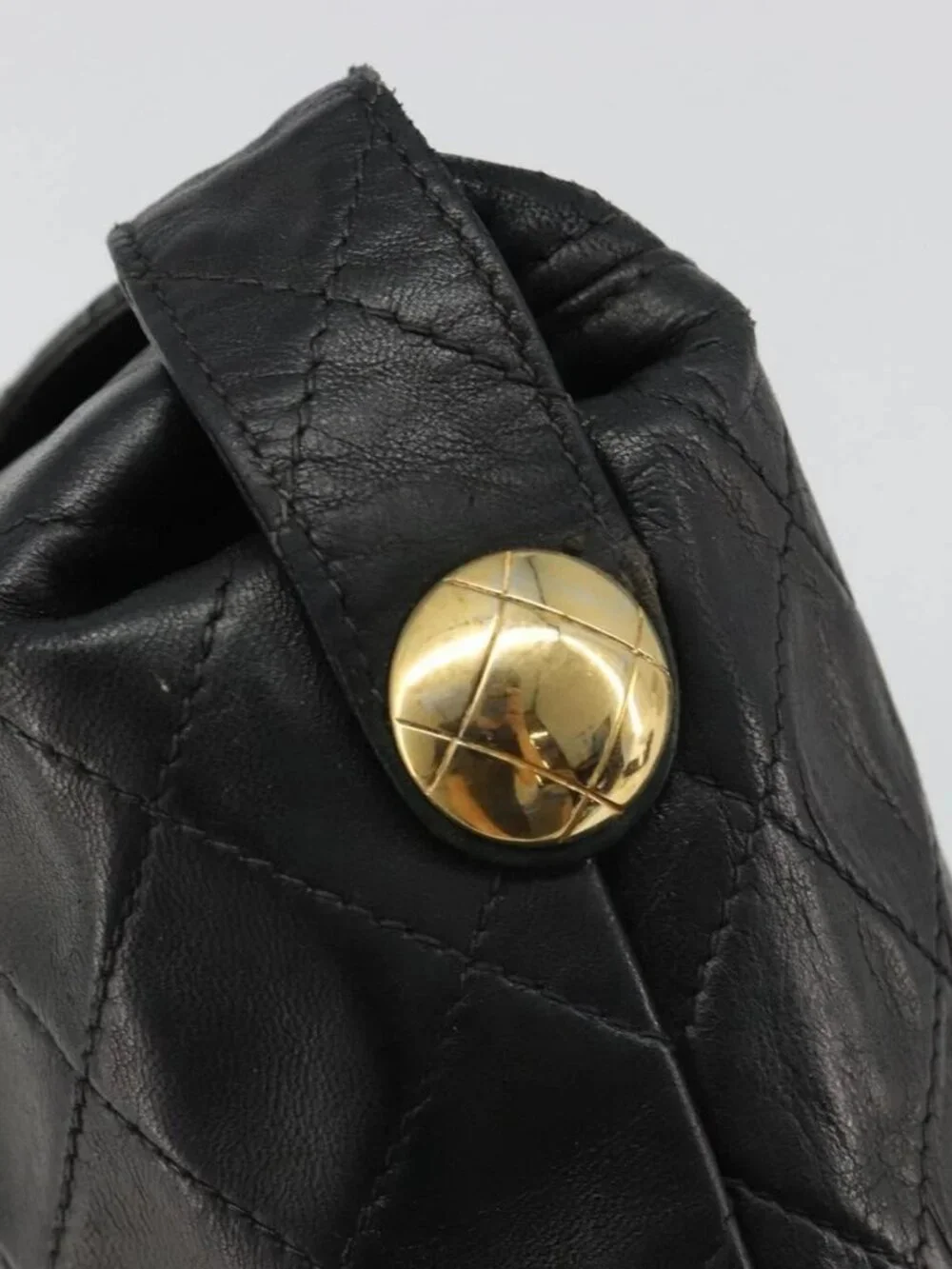 CHANEL Matelasse Chain Shoulder Bag Leather Black Gold CC Auth 188720